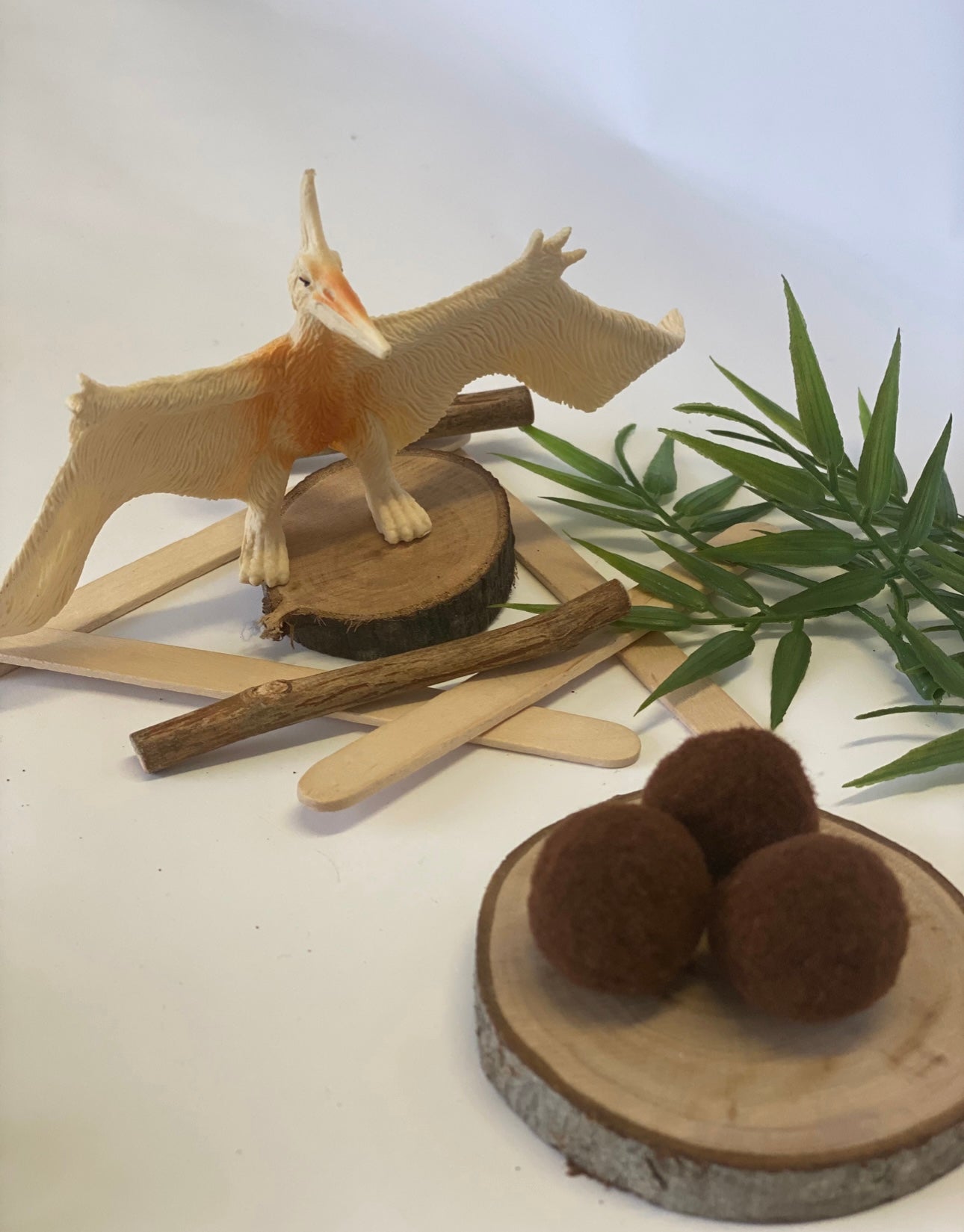 DINO WORLD SENSORY BOX