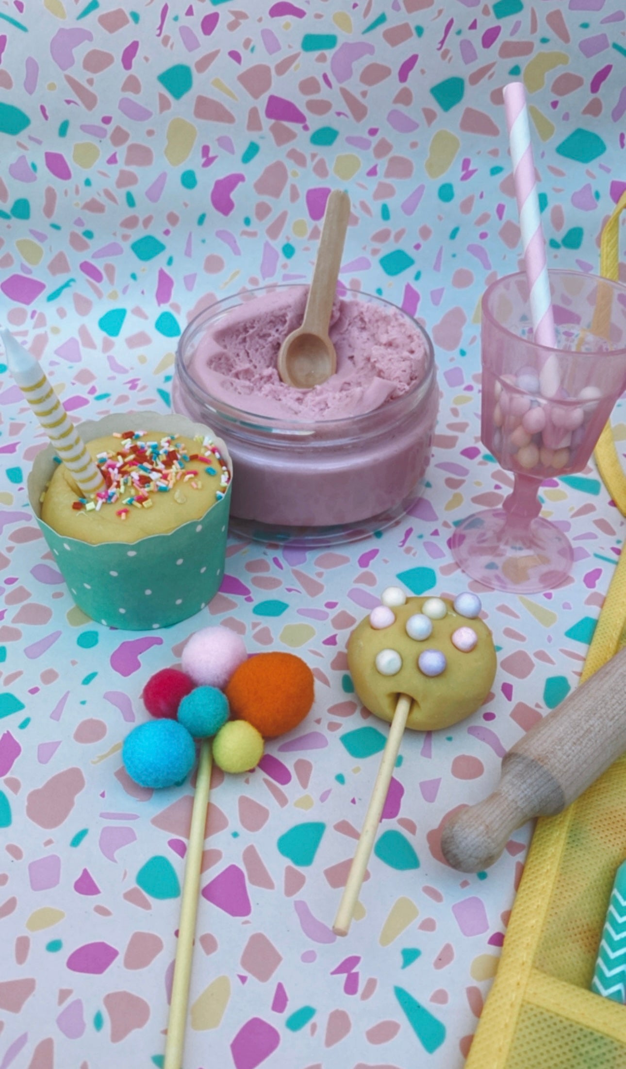 BAKE WITH ME SENSORY BOX